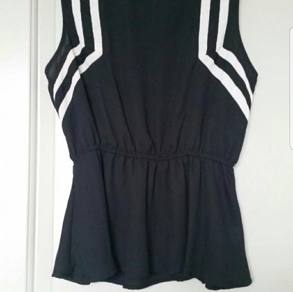 Top - Picture 2 of 4